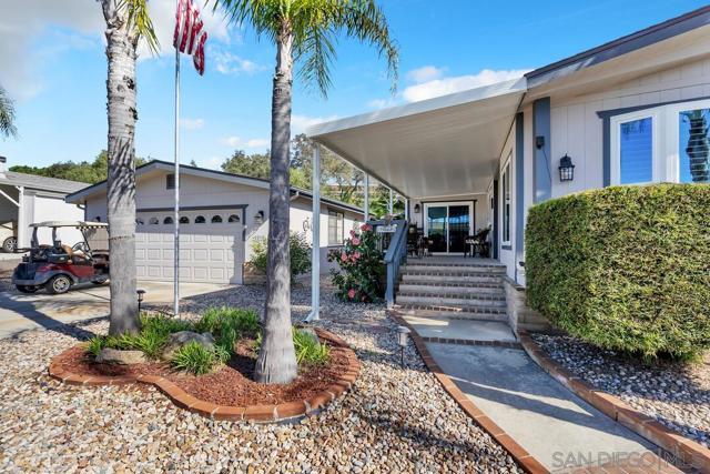 18218 Paradise Mountain Rd, Valley Center CA: https://media.crmls.org/mediaz/fbc9d0e5-a0b8-4526-a80a-3ebea4927b4f.jpg