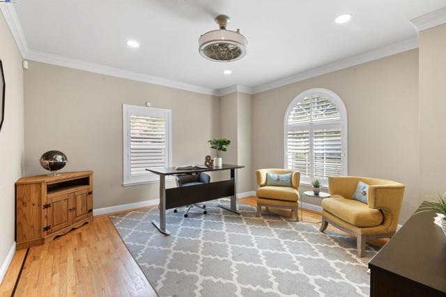 674 Corona Dr, Pacifica CA: https://media.crmls.org/mediaz/fbc9fa4f-f11d-476f-bd29-a48ae3dd66bb.jpg