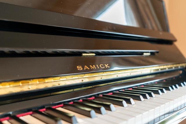 444 Whispering Pines Drive, Scotts Valley CA: https://media.crmls.org/mediaz/fbca231a-308e-4e51-bdfc-47577fe70a11.jpg