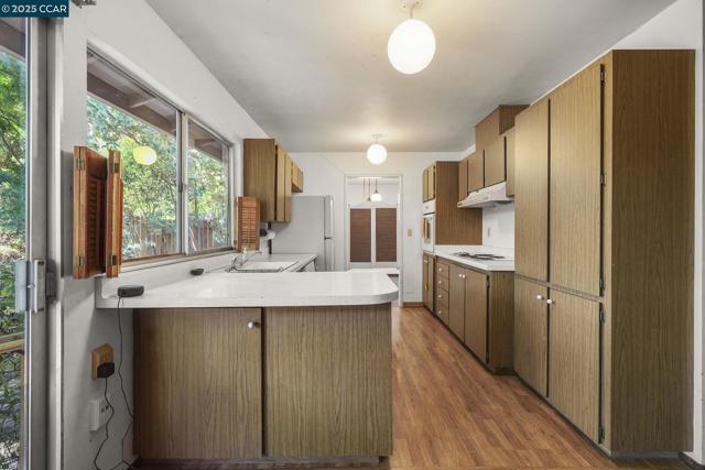 2054 Newton Way, Concord CA: https://media.crmls.org/mediaz/fbca6528-dac7-46b6-92a3-9c25ddeb7260.jpg