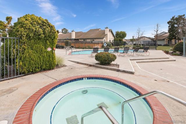 453 Bancroft Gl, Escondido, California 92027, 2 Bedrooms Bedrooms, ,2 BathroomsBathrooms,Condominium,For Sale,Bancroft Gl,250018826SD