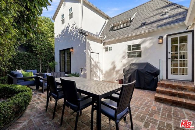 8266 Clinton Street photo 27