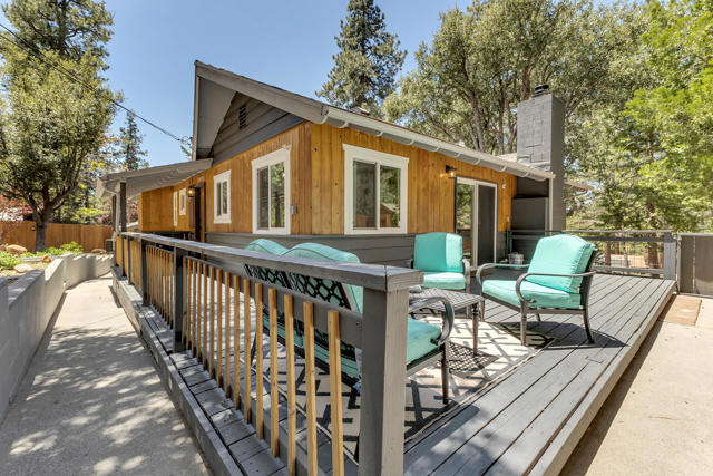 25440 Rim Rock Road, Idyllwild CA: https://media.crmls.org/mediaz/fbcacce4-904b-41b7-b4b9-7733aecbab56.jpg