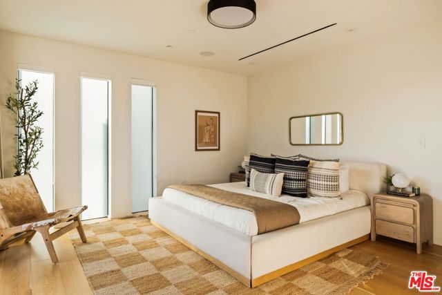 1900 Penmar Avenue, Venice CA: https://media.crmls.org/mediaz/fbcb49fe-e517-4799-bc9e-2f0eec668cea.jpg