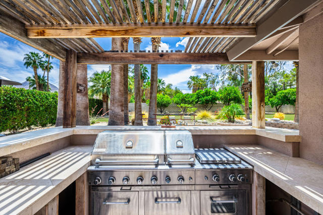 74619 Fairway Drive, Palm Desert CA: https://media.crmls.org/mediaz/fbcc5341-6a47-40c1-9ac9-3a51d3507fb4.jpg