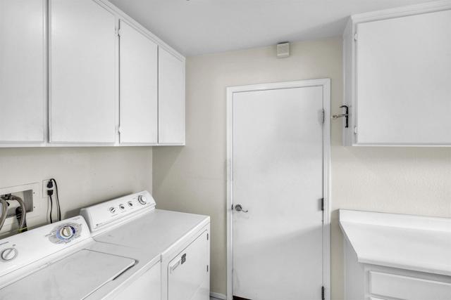 6017 Piros Way, Oceanside CA: https://media.crmls.org/mediaz/fbcceb05-d241-40f0-82ab-a095a423f8c8.jpg