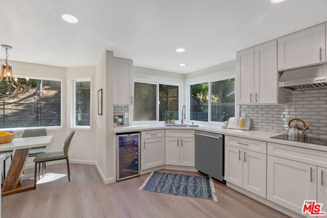 19 Rippling, Irvine CA: https://media.crmls.org/mediaz/fbcd1ad8-78cc-45df-b3b1-47e7295adc0d.jpg