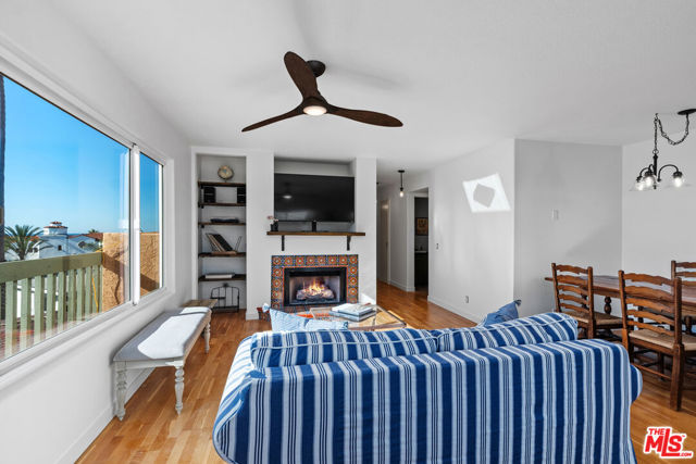 409 Arenoso Lane, San Clemente CA: https://media.crmls.org/mediaz/fbcd2fb8-3161-42dd-a856-203381246bda.jpg