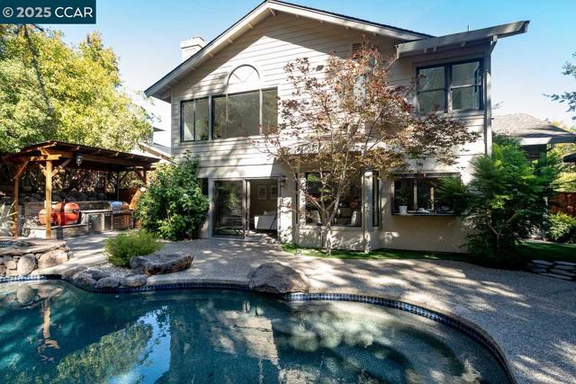 311 Valley High Dr, Pleasant Hill CA: https://media.crmls.org/mediaz/fbcd303a-69a3-4c74-a703-8a0812b182e3.jpg