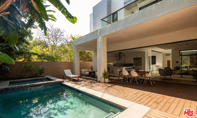 926 N Crescent Heights Boulevard, Los Angeles CA: https://media.crmls.org/mediaz/fbcd74a7-a880-4904-8690-3d0c7a28b38b.jpg