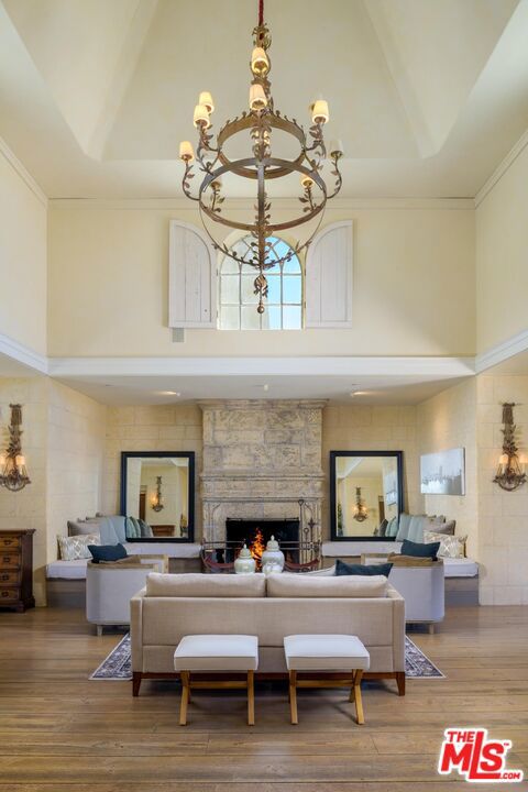 2899 Hidden Valley Lane, Montecito CA: https://media.crmls.org/mediaz/fbce50c0-3c5d-4ab2-890f-d25eaec4d562.jpg