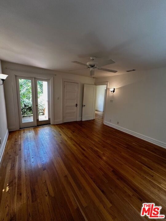 2044 2046 N Highland Avenue, Los Angeles CA: https://media.crmls.org/mediaz/fbcf0ef6-d165-41b3-b49c-fe65d9084eca.jpg