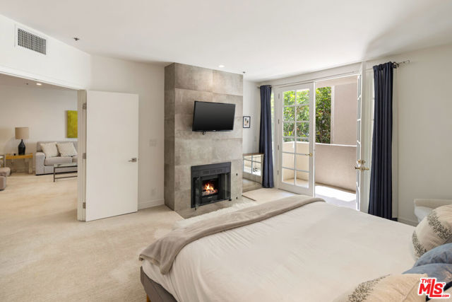 Drew Fenton | 575 S Barrington Avenue Los Angeles CA | MLS: 7468286 Drew Fenton | 575 S Barrington Avenue Los Angeles CA | MLS: 7468286