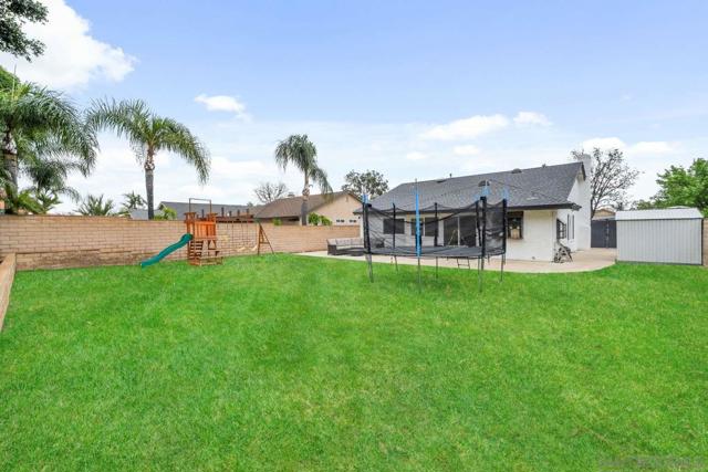 9026 W Hamilton St, Rancho Cucamonga CA: https://media.crmls.org/mediaz/fbcfedc6-19a3-4fcc-912e-82ed4fce4115.jpg