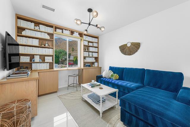 2622 S Calle Palo Fierro, Palm Springs CA: https://media.crmls.org/mediaz/fbd04fff-d09d-4bd4-8371-047722d87305.jpg