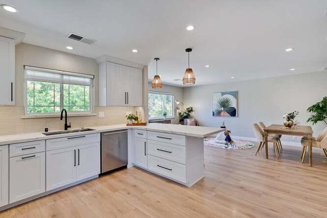 898 La Plata Plaza, Campbell CA: https://media.crmls.org/mediaz/fbd117a9-e08f-4ef3-b94f-a5b5cca89032.jpg