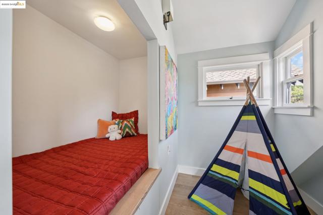 1811 Parker St, Berkeley CA: https://media.crmls.org/mediaz/fbd16ae3-42de-426b-9e5a-e91e188f19fe.jpg