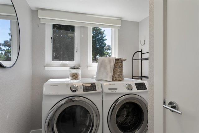 181 Centre Street, Mountain View CA: https://media.crmls.org/mediaz/fbd1a942-4f55-4ddd-948b-b107ce2cca0b.jpg