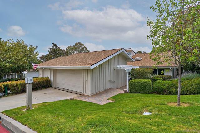 2162 Caminito Circulo Sur, La Jolla CA: https://media.crmls.org/mediaz/fbd1c3f1-687f-4cb8-9fcd-bb3bcd8c56c1.jpg