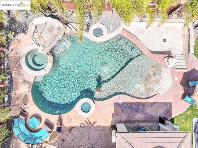 8065 Westport Circle, Discovery Bay CA: https://media.crmls.org/mediaz/fbd1c9b2-7445-44a4-bb20-484fd107e757.jpg