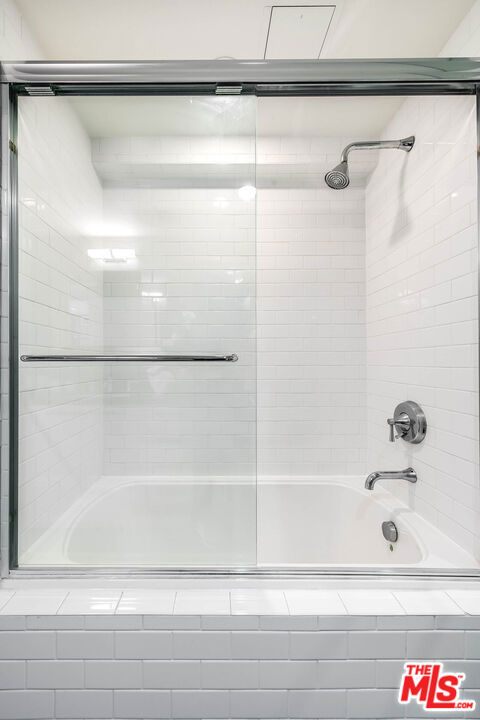 416 S Spring Street, Los Angeles CA: https://media.crmls.org/mediaz/fbd1f565-bc2b-42d9-99e9-4195a0d6d7c8.jpg