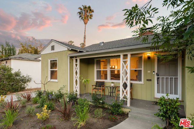 11536 Otsego Street, Valley Village CA: https://media.crmls.org/mediaz/fbd23e71-f9c9-4708-9c10-554b142e7285.jpg