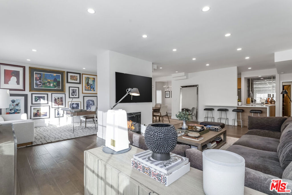 5240 Zelzah Avenue #101