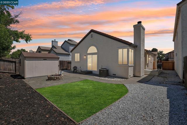 868 Clifton Way, Vacaville CA: https://media.crmls.org/mediaz/fbd33775-4a91-498c-a865-a54573d63eb3.jpg