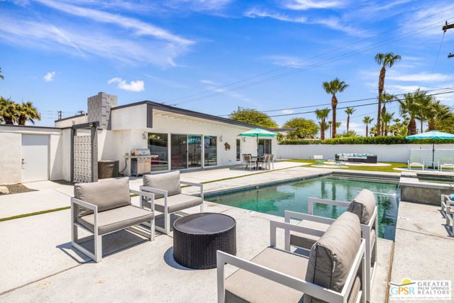 3351 E Paseo Barbara, Palm Springs CA: https://media.crmls.org/mediaz/fbd3dc1f-f9b3-4a47-b184-4ffc292640ee.jpg