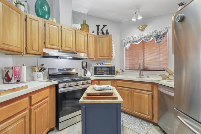 25 Pampas Lane, Palm Desert CA: https://media.crmls.org/mediaz/fbd47451-3c0c-47a8-bc9f-f2eb7a7041a6.jpg