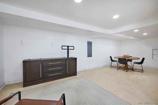 6185 Alpine Blvd, Alpine CA: https://media.crmls.org/mediaz/fbd4d603-dfc0-4e62-a1d6-19e579092b18.jpg