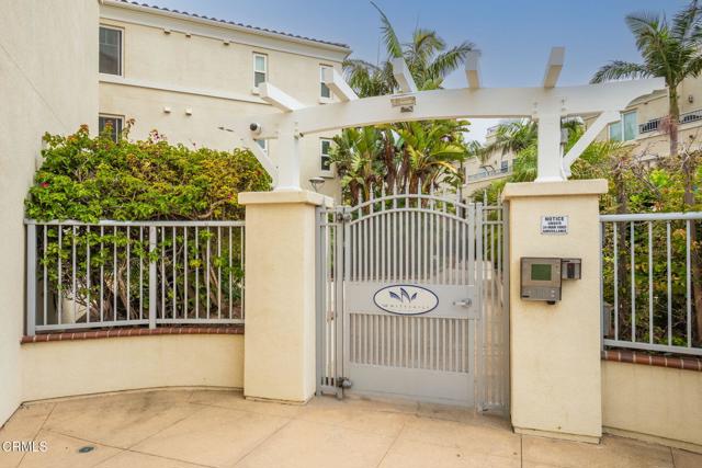 4256 Tradewinds Drive, Oxnard CA: https://media.crmls.org/mediaz/fbd4e126-a4be-4d5f-83e5-ed3ebeaf7ae8.jpg