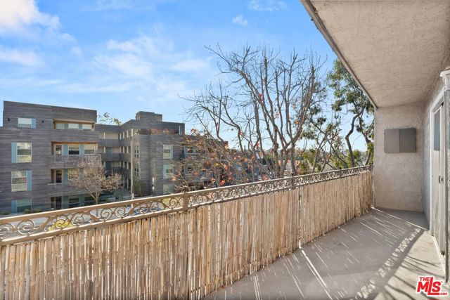 1125 Pico Boulevard, Santa Monica CA: https://media.crmls.org/mediaz/fbd5f56a-c583-4abb-936e-fb71e9dbf132.jpg