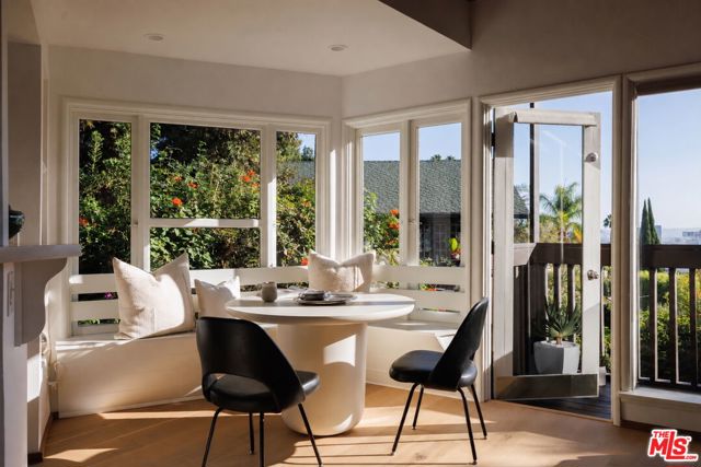 1 Bed Home for Sale in Los Angeles, California