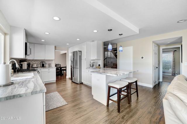 2266 Lansdale Court, Simi Valley CA: https://media.crmls.org/mediaz/fbd60a77-fec1-4f62-9ae4-4b689efce990.jpg