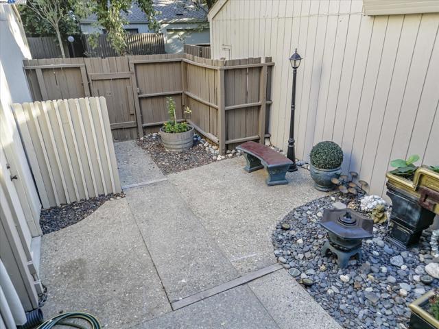 Image 42 of 56 For 314 Elmhurst Cir