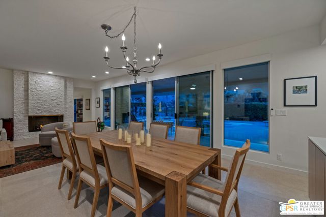 2367 S Yosemite Drive, Palm Springs CA: https://media.crmls.org/mediaz/fbd66298-7191-4c6c-91f9-e14e5b521f46.jpg