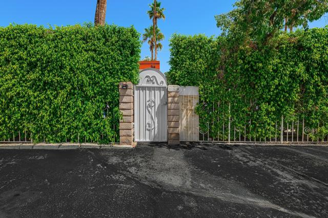 314 E Stevens Road, Palm Springs CA: https://media.crmls.org/mediaz/fbd6d32a-3fc0-4ba4-b781-e3f7566ed86f.jpg