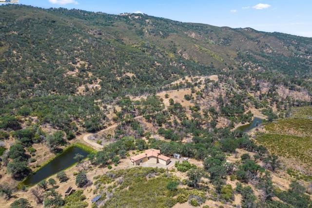 59480 Mines Rd, Livermore CA: https://media.crmls.org/mediaz/fbd7dcee-7900-400d-959f-359d291420d0.jpg