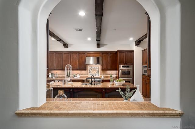 14522 Las Haciendas, San Diego CA: https://media.crmls.org/mediaz/fbd8a79a-9289-4ed8-ba95-7a574fc253ad.jpg