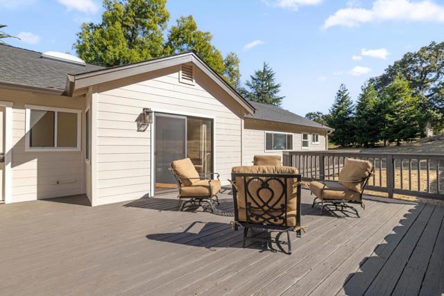 16035 Oak Glen Avenue, Morgan Hill CA: https://media.crmls.org/mediaz/fbd9dd00-b439-4145-b592-5569410fabf8.jpg