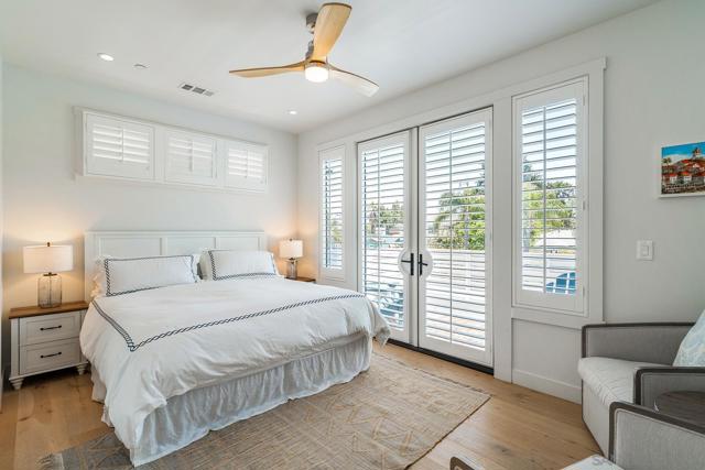 924 D Avenue, Coronado CA: https://media.crmls.org/mediaz/fbda435f-9d30-4b08-99ce-633249f7fa1f.jpg