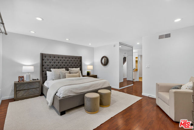 1920 Pandora Avenue, Los Angeles CA: https://media.crmls.org/mediaz/fbdc1480-05a8-464e-803f-ecbf548baa54.jpg