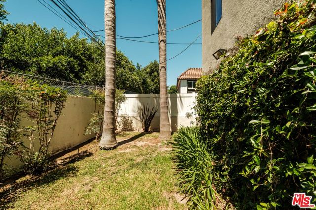 14322 Dickens Street, 2 photo 49