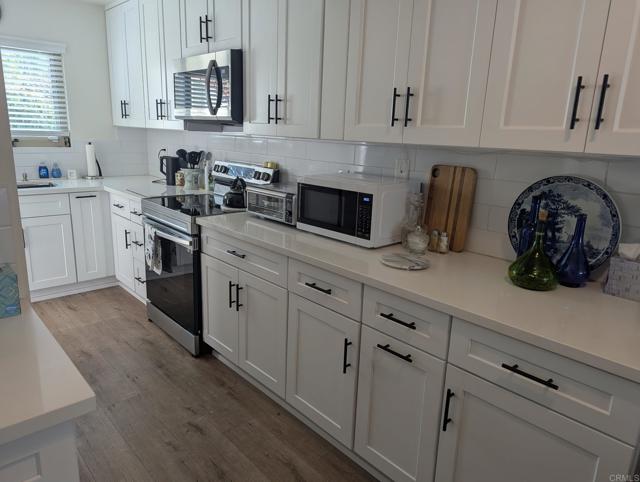 Detail Gallery Image 4 of 19 For 346 Abington Rd, Encinitas,  CA 92024 - 2 Beds | 2 Baths