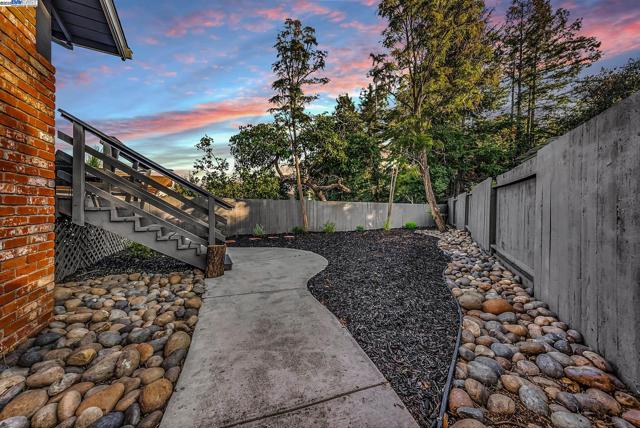 1933 Riverbank, Castro Valley CA: https://media.crmls.org/mediaz/fbdc83f5-794a-4cba-940d-750ba1c66270.jpg