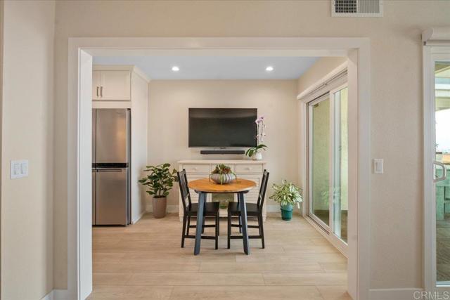 Detail Gallery Image 12 of 54 For 6757 Heath Ct, Carlsbad,  CA 92011 - 3 Beds | 2/1 Baths