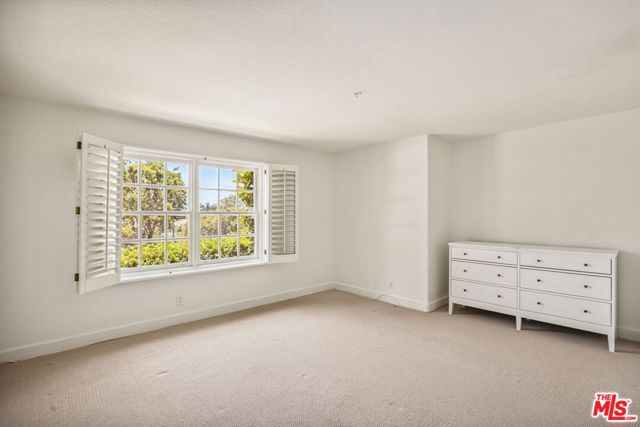 11737 Gwynne Lane, Los Angeles CA: https://media.crmls.org/mediaz/fbdd1c8b-c3c1-477f-9659-d82ca64280c6.jpg
