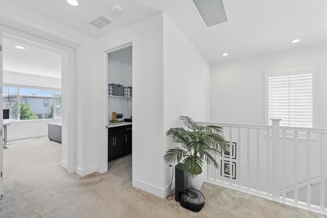 410 E Redberry Place, Mountain House CA: https://media.crmls.org/mediaz/fbddb61e-eafc-45cc-a25c-d6804e2b3163.jpg