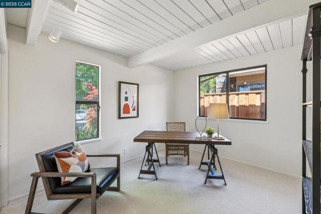 243 Santa Fe Dr, Walnut Creek CA: https://media.crmls.org/mediaz/fbddd11b-a824-4267-94bd-8ee6301c0f58.jpg